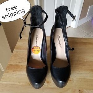 Black heels never worn
